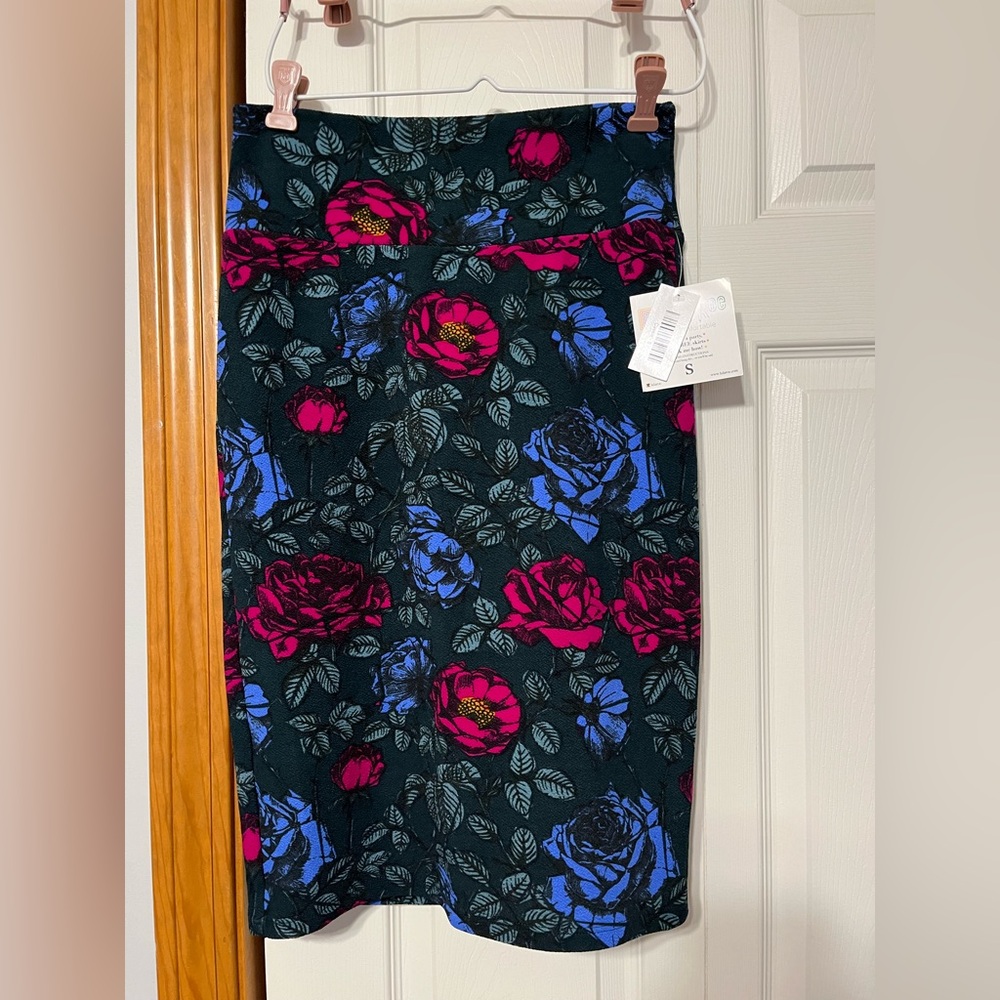 LuLaRoe Cassie Skirt with Pink and Blue Floral Design NWT